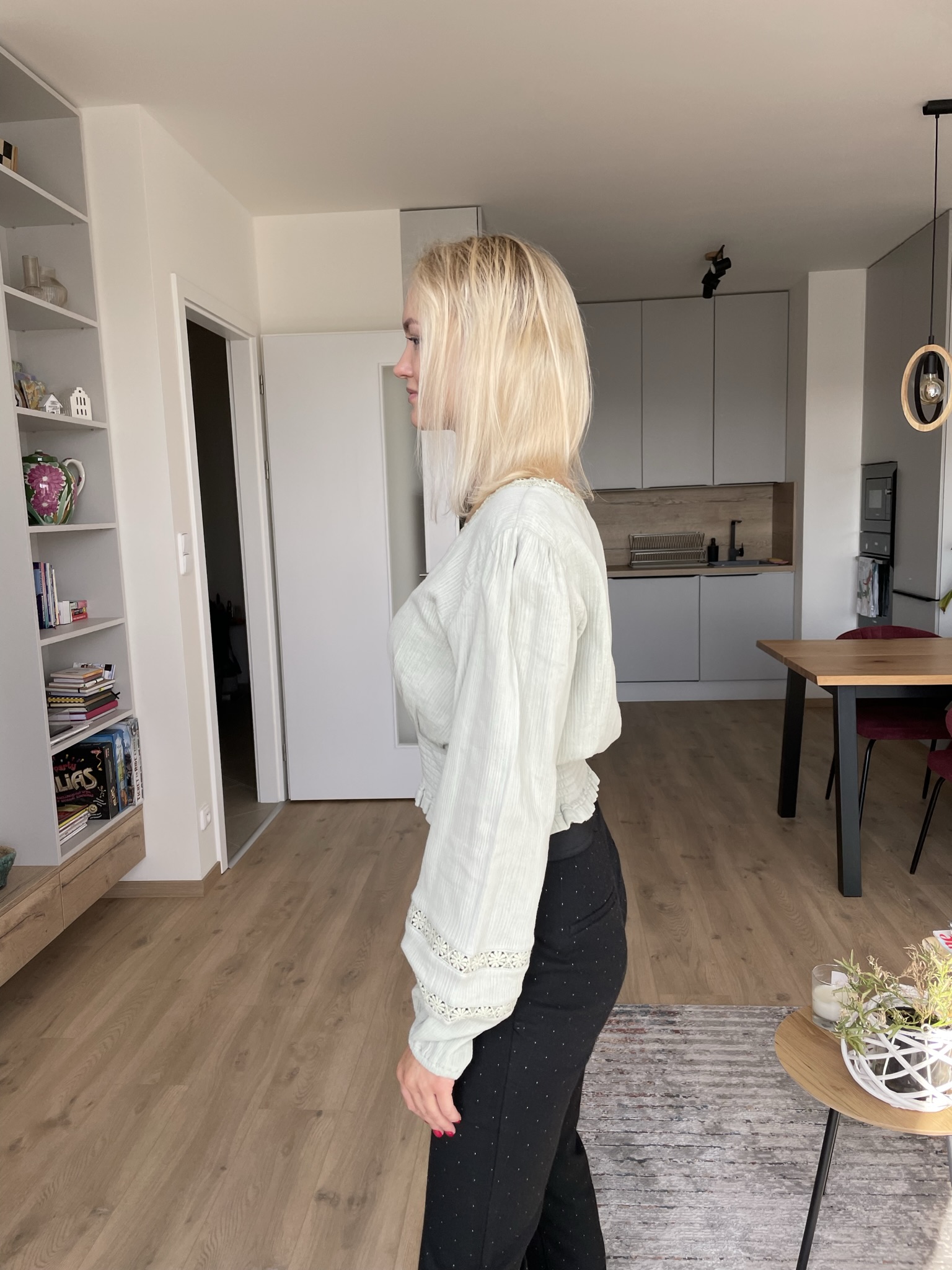 Halenka About You zelená s krajkou vel. 38