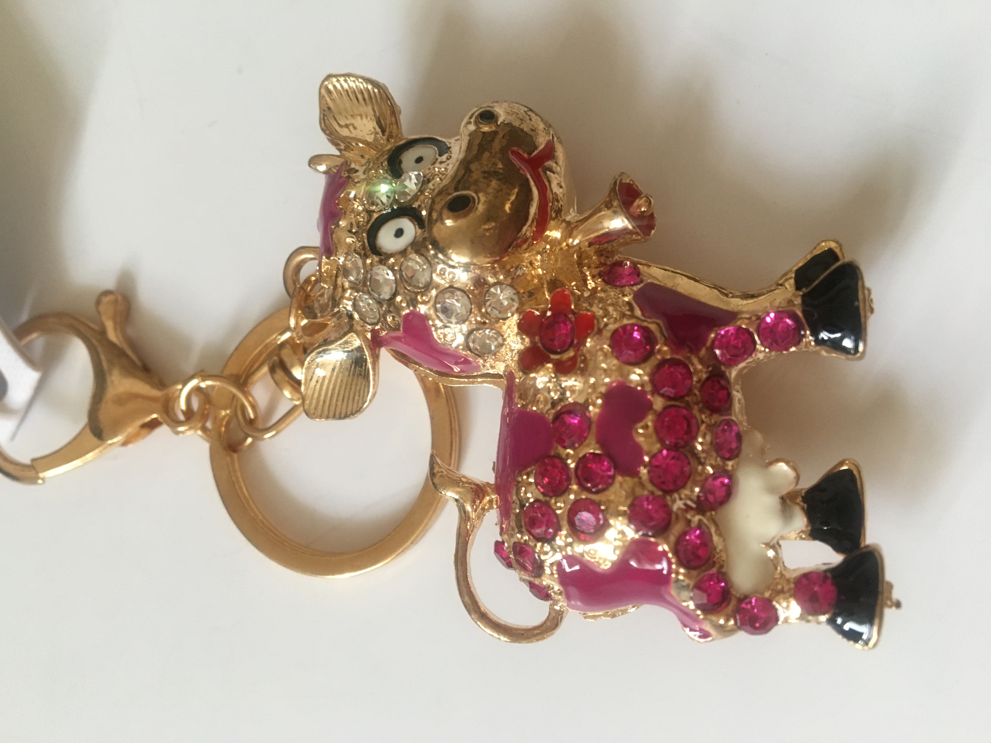 Přívěsek na klíče a kabelku fialová kráva