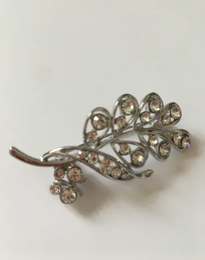 Fashion Jewelry brož větvička s broušenými kamínky 11-rt198
