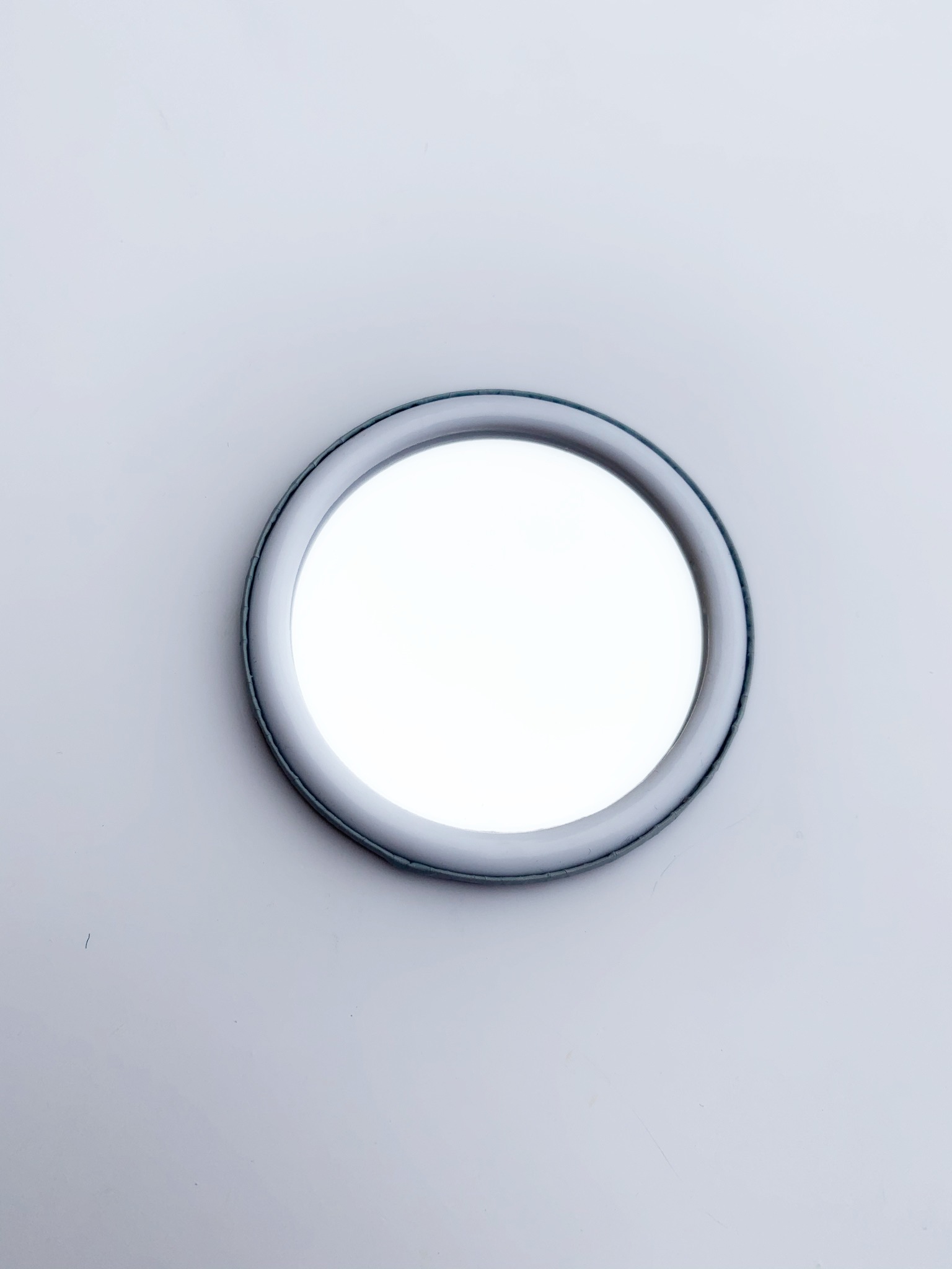 Zrcátko kapesní kosmetické holčička hnědá