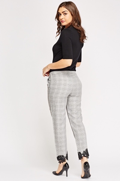 Kalhoty Cameo Rose  kostkované s krajkou vel. 40