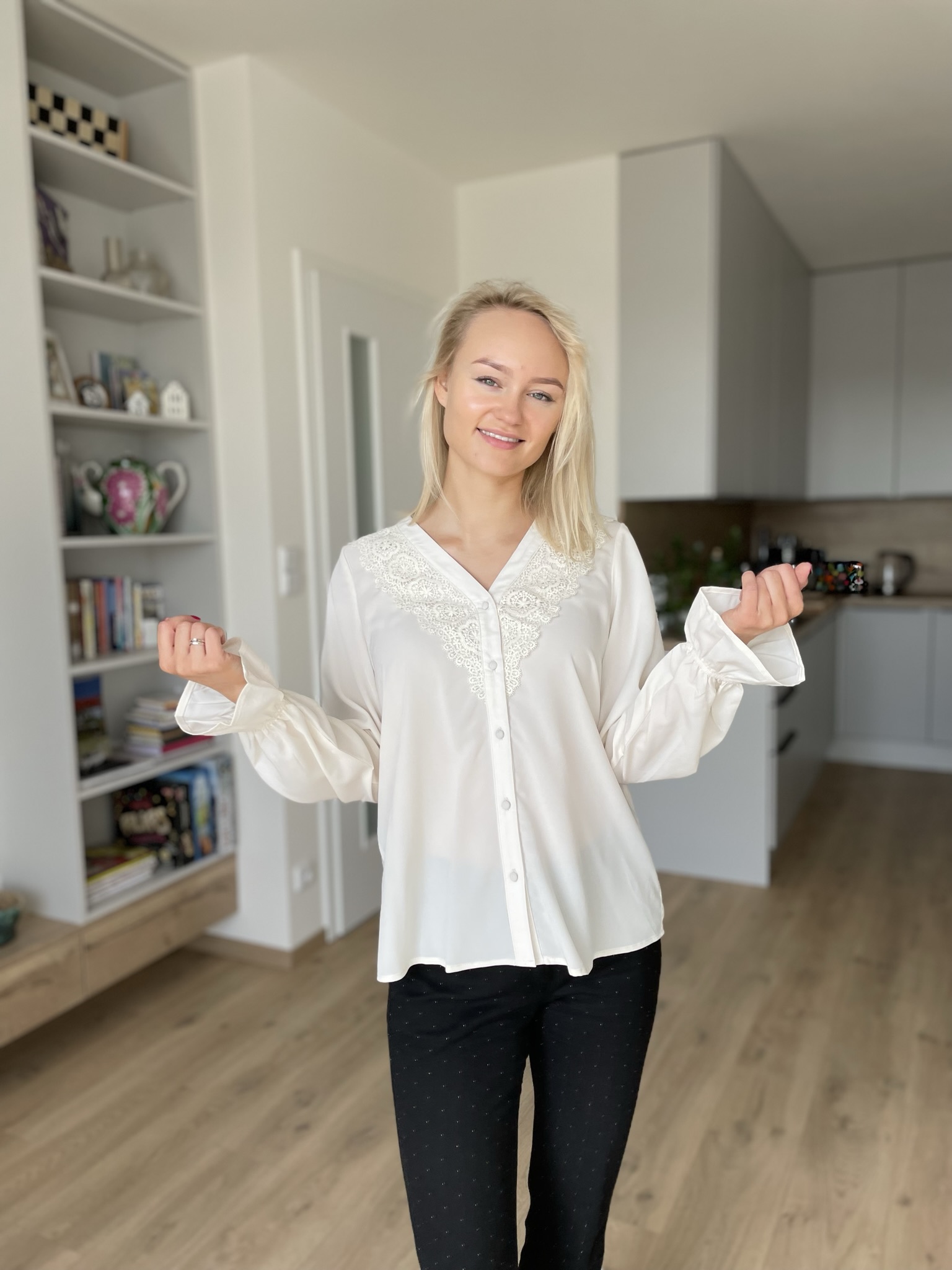 Halenka Vero Moda krémová s krajkou vel. M