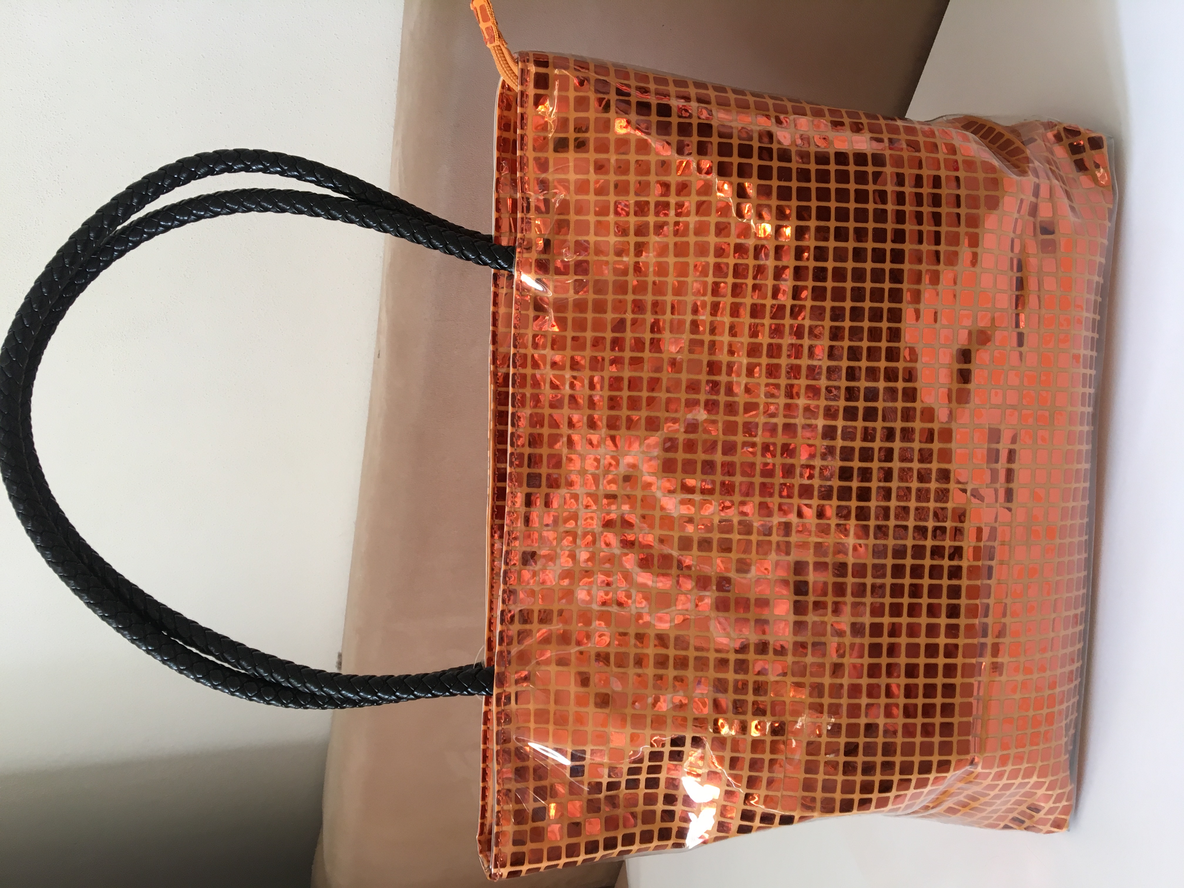 Kabelka lesklá oranžová