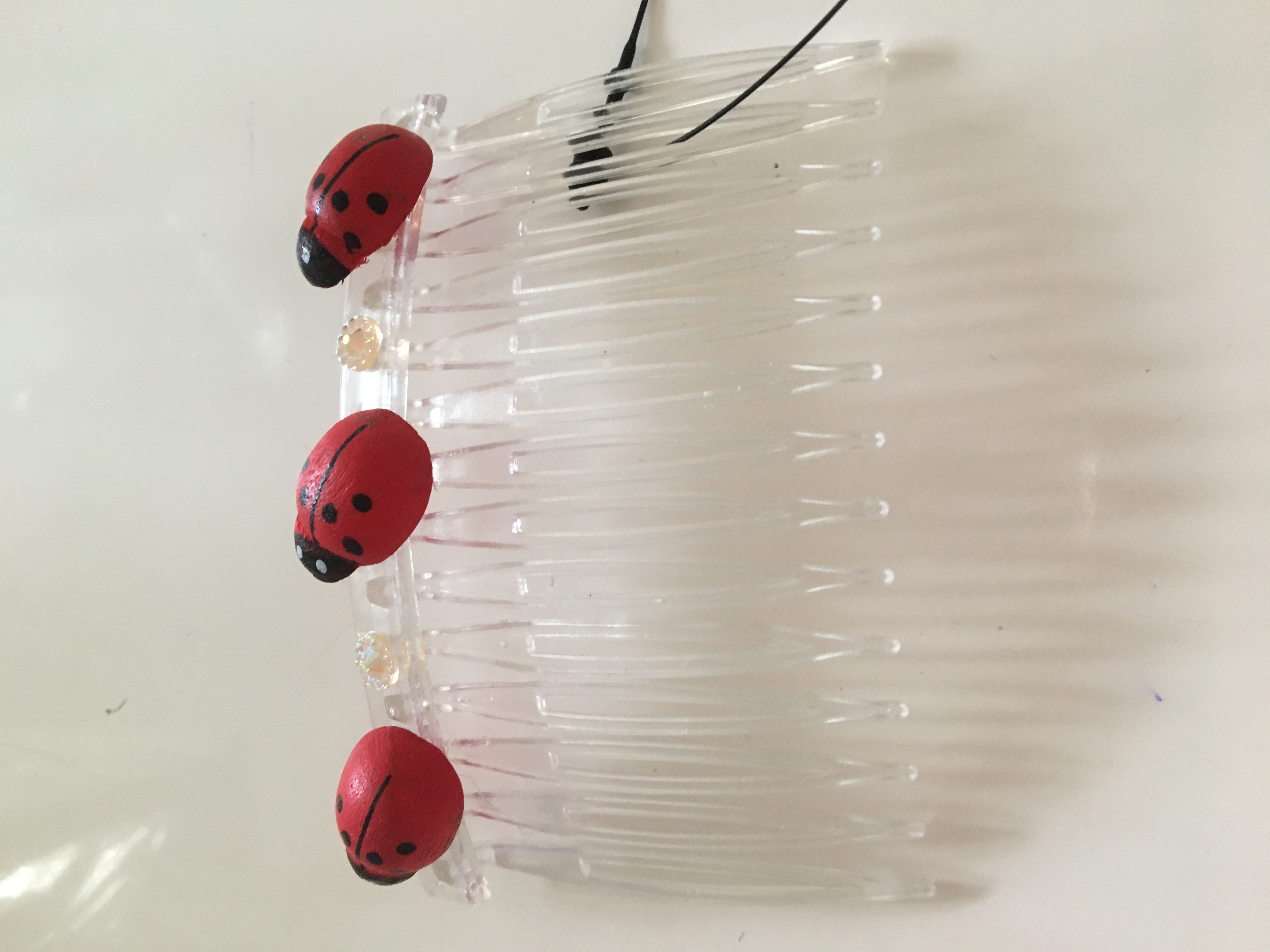 Hřeben do vlasů berušky