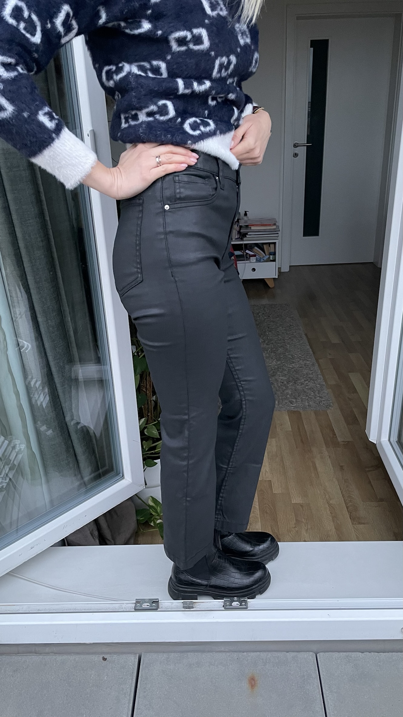 Džíny Mango černé vel. 38