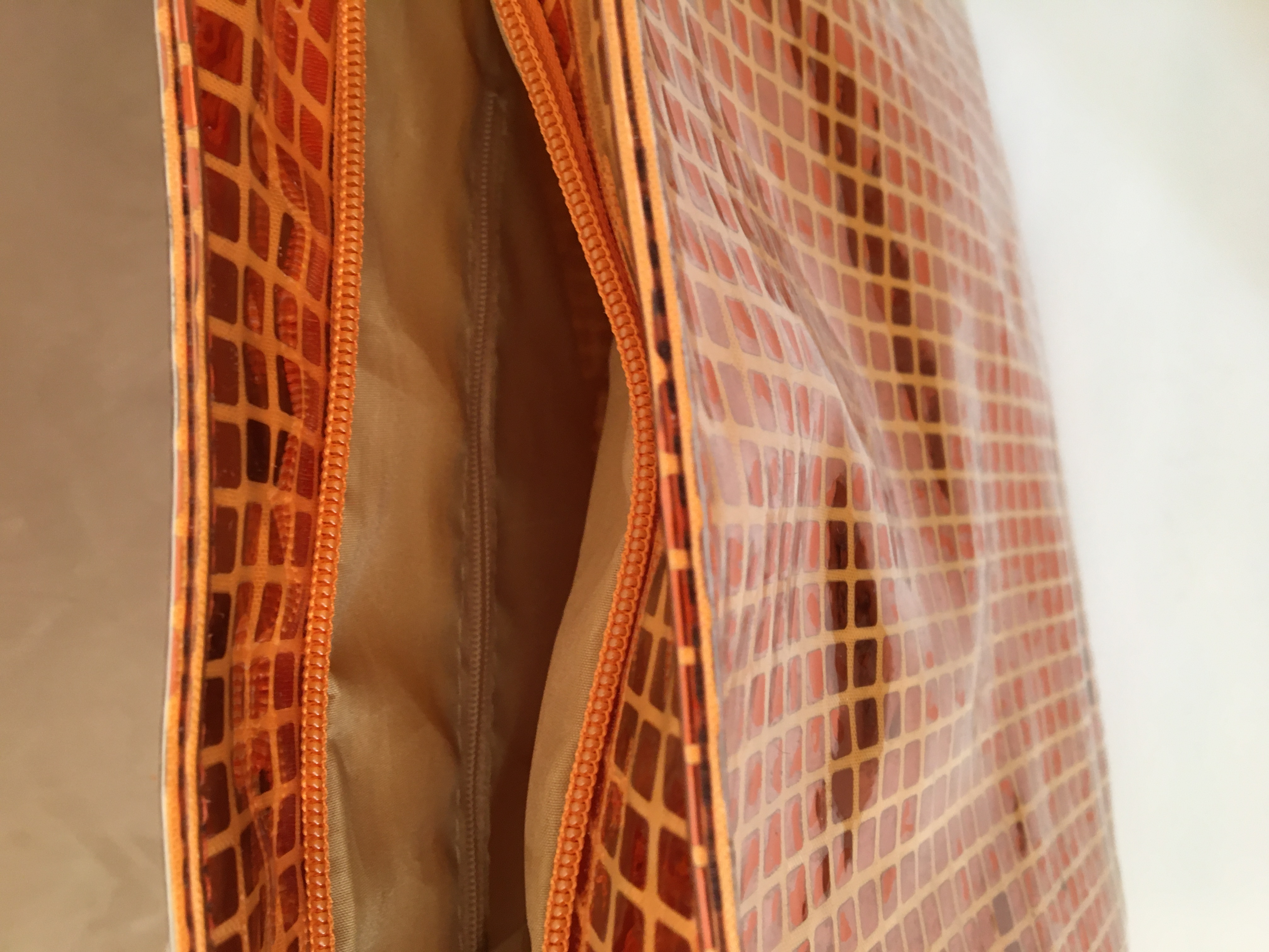 Kabelka lesklá oranžová