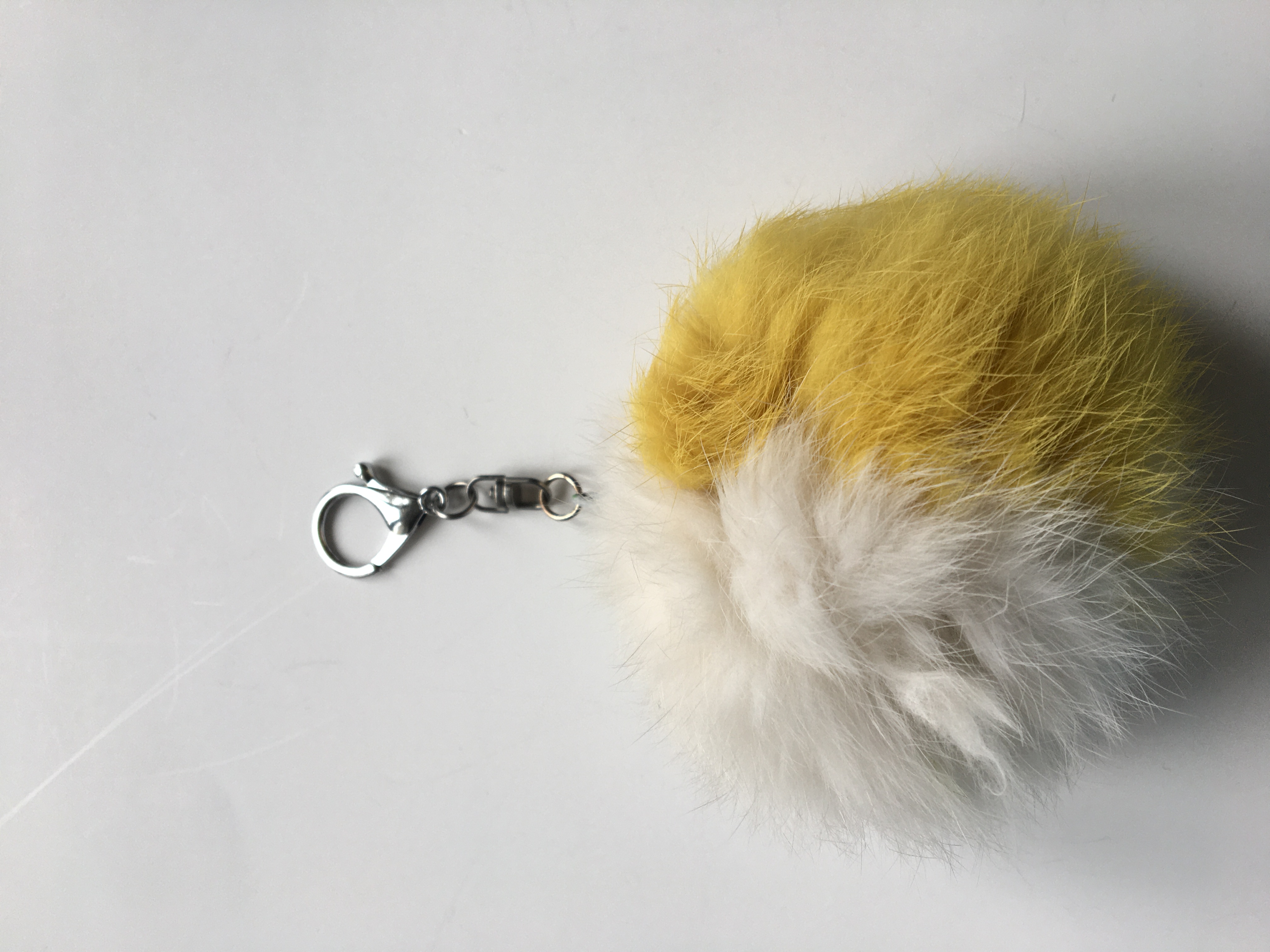 Přívěsek na klíče a kabelku Bambule z přírodní kožešiny