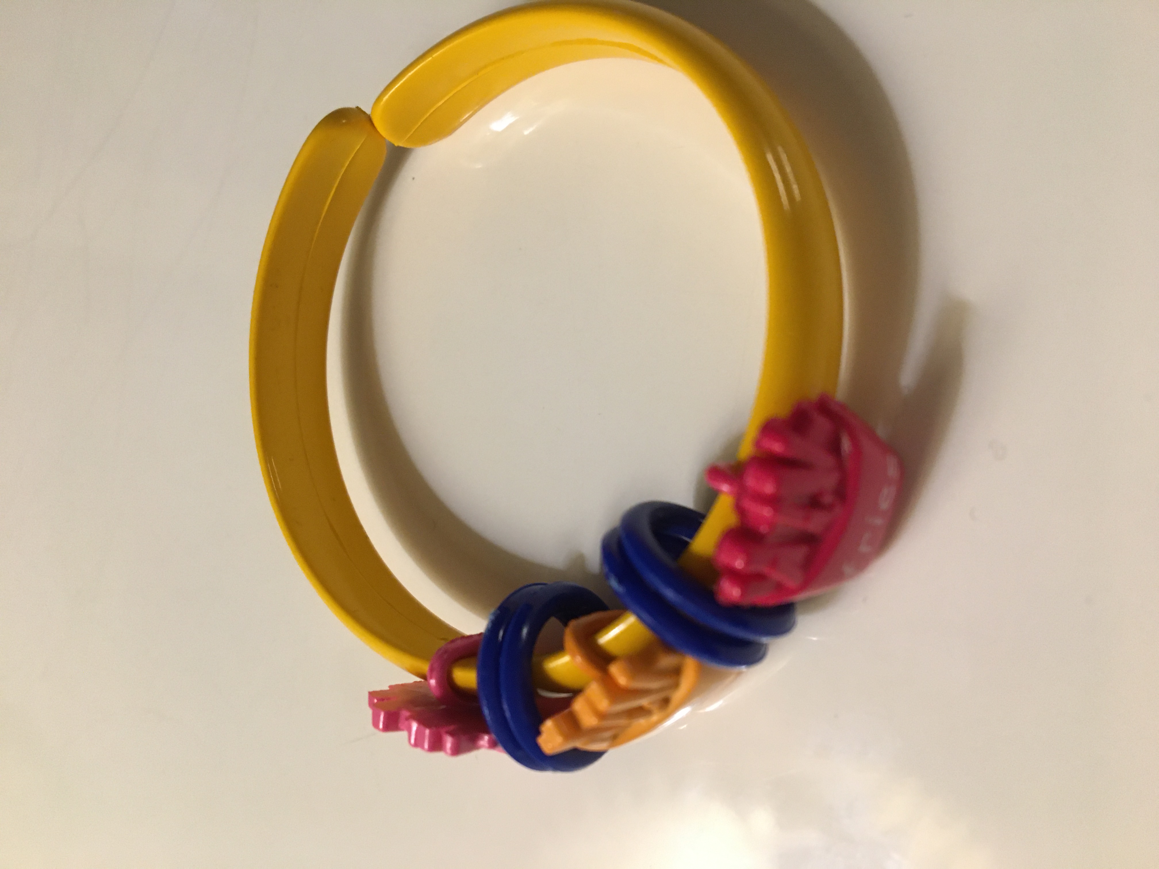 Náramek dětský žlutý Fries