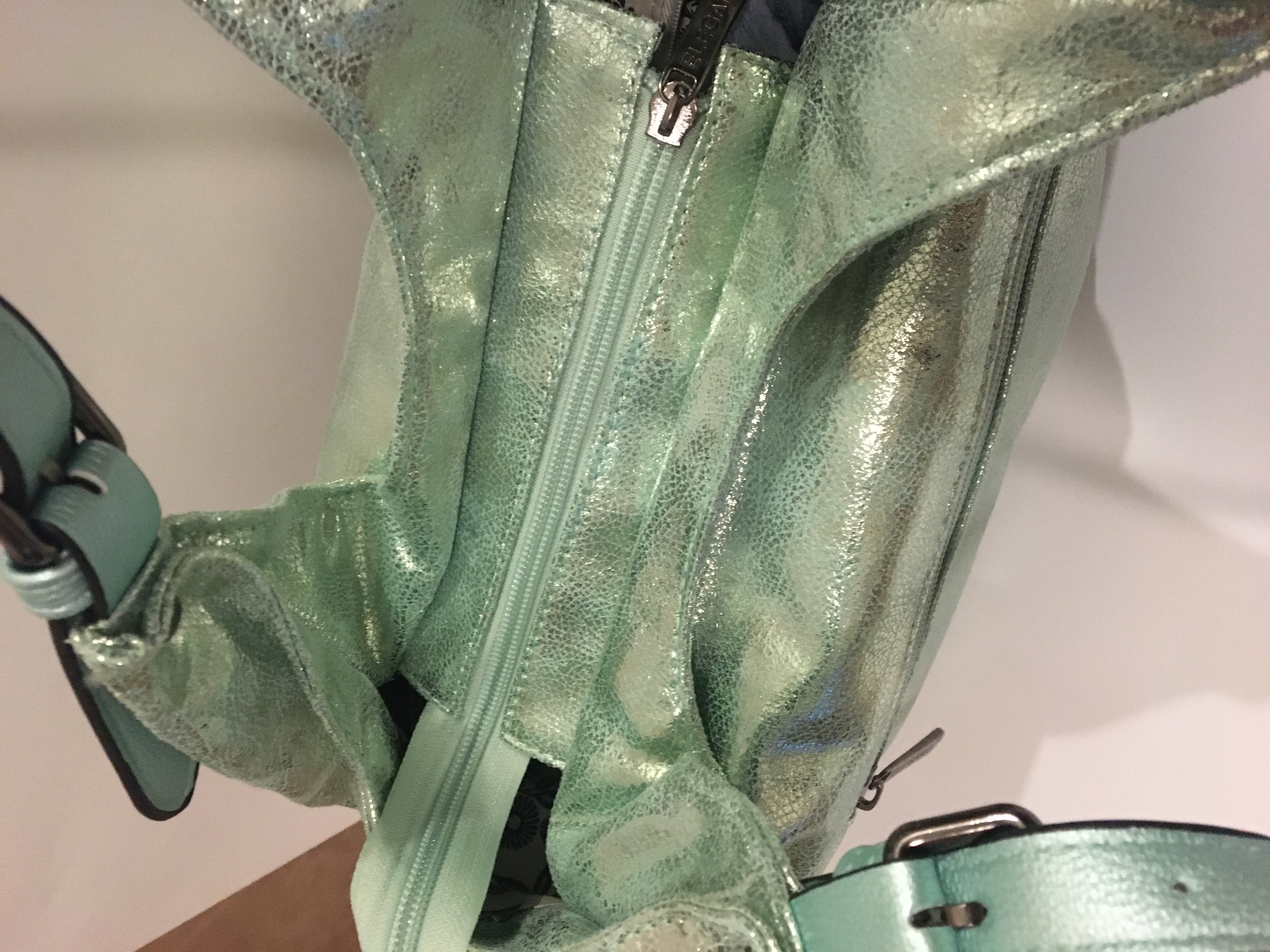 Kabelka Eleganci Metallic