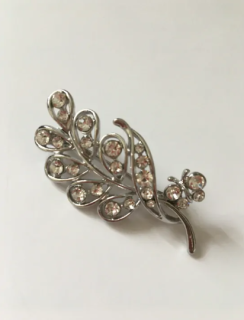 Fashion Jewelry brož větvička s broušenými kamínky 11-rt198