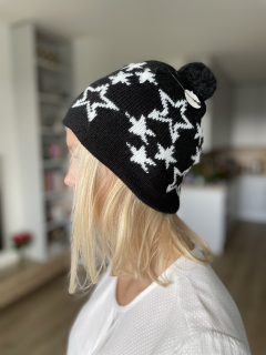 Čepice černá s bílými hvězdy uni