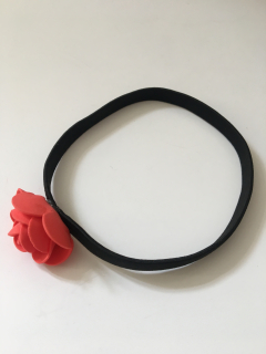 Čelenka do vlasů růže červená