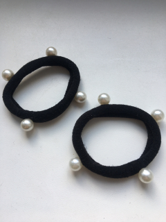 Gumička do vlasů s perlami 1 ks